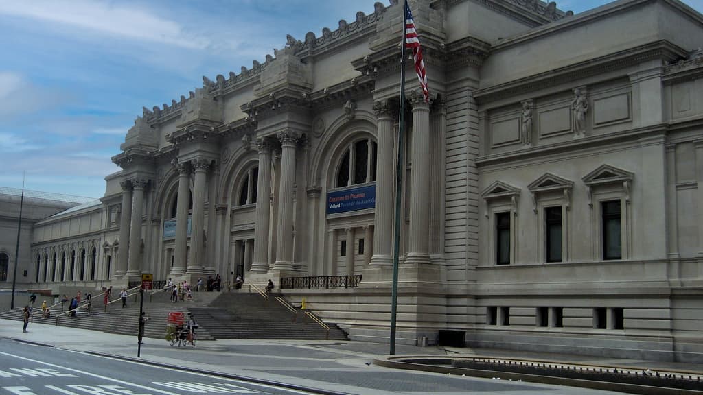 Metropolitan Museum of Art, The Met, picture of front of building